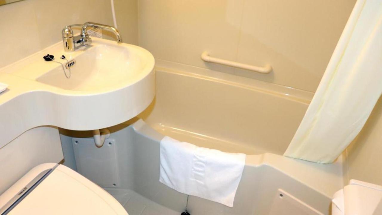 Toyoko Inn Nagareyama-Otakanomori Ekimae Екстериор снимка